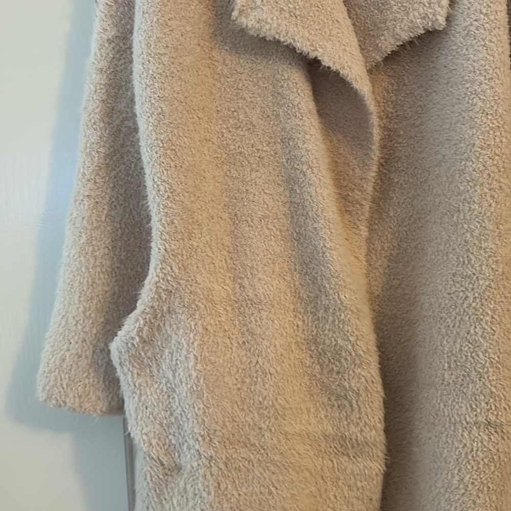 Super Soft, Comfortable Sweater - image 3